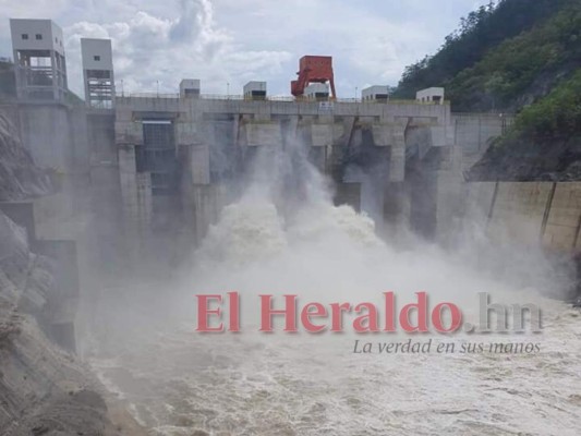 En la represa se han realizado descargas de 360 metros cúbicos por segundo.