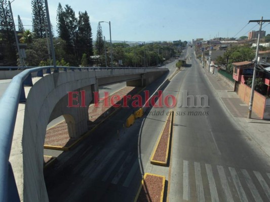 Unos con hambre, otros con miedo, capitalinos se encierran por coronavirus