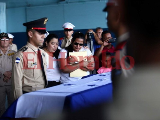 Bombero Frank Obilson Santos fue despedido con honores en Olancho