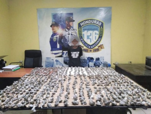 Cae hombre con 780 envoltorios de marihuana en Cofradía