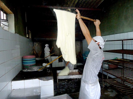 El arte hondureño de elaborar quesillo
