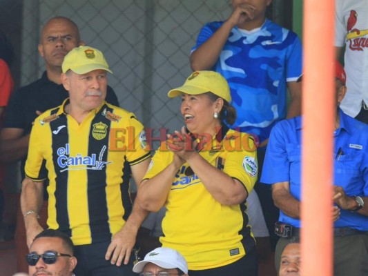 Así llegó la afición del Real España para apoyar a la Máquina