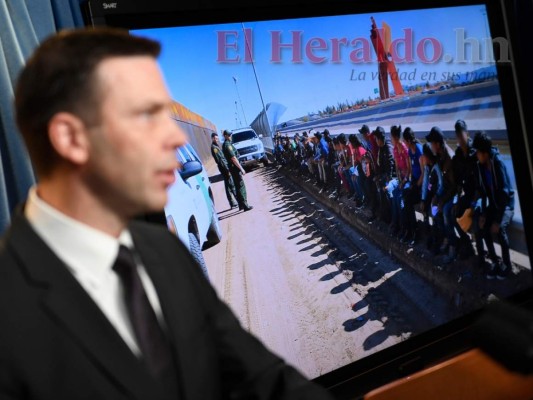 Cifra récord de familias migrantes abruma agencias fronterizas de Estados Unidos&nbsp;&nbsp;