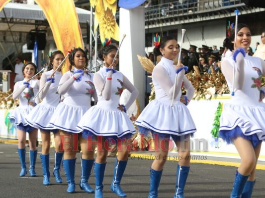 FOTOS: Los cuadros de palillonas que brillaron este 15 de septiembre