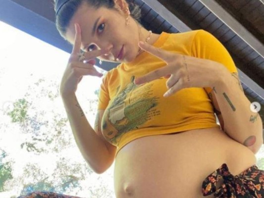 Halsey se convierte en mamá y revela detalles de su parto