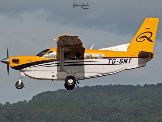 Imágenes de la avioneta que se desplomó con ayuda humanitaria en Guatemala (FOTOS)