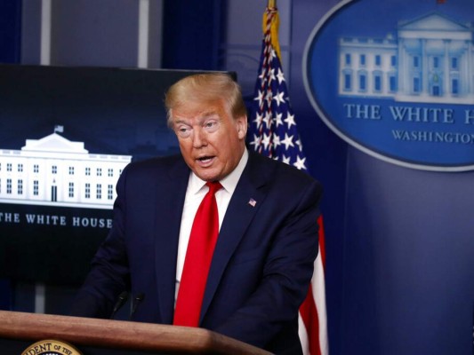 Trump considera 'esenciales' las iglesias y pide su reapertura