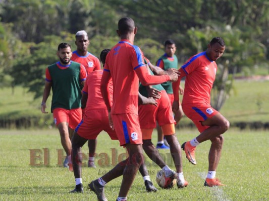 FOTOS: Con toda su artillería, así entrenó el Olimpia de Troglio este martes