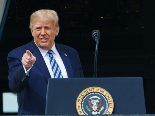 Las políticas de Trump que han beneficiado y perjudicado a los latinos