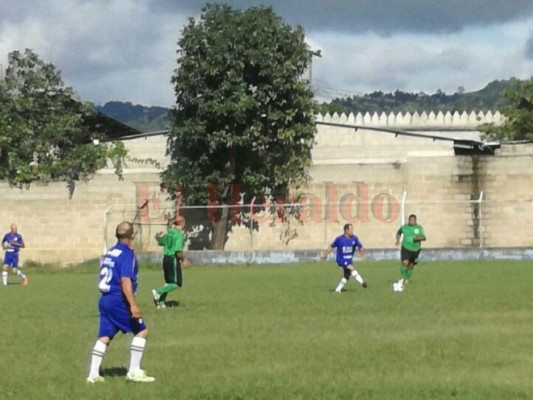 Gordos vs flacos, el peculiar partido que entretiene a los habitantes de El Paraíso en Honduras