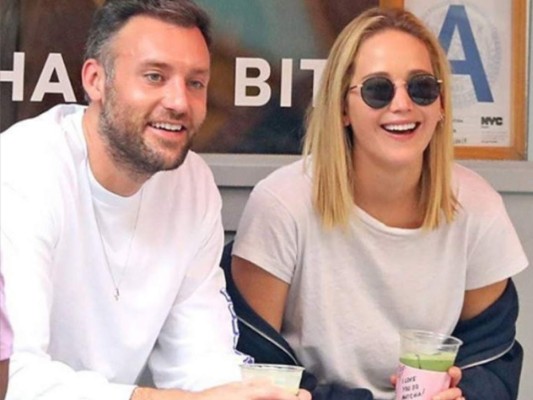 Jennifer Lawrence se compromete con su novio Cooke Maroney