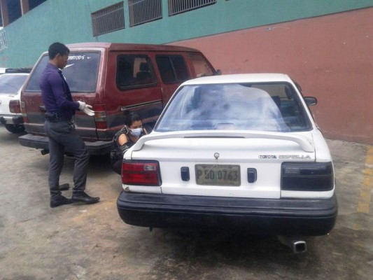 En el baúl de su vehículo hallan muerto a taxista