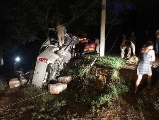 Un herido tras brutal choque contra poste del tendido eléctrico en Campamento, Olancho&nbsp;