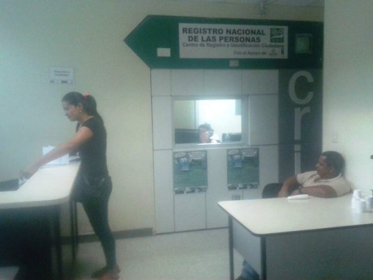 Forenses identifican cadáveres abandonados en la morgue de Tegucigalpa