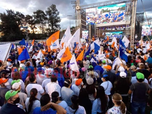 Votos, promesas y victoria total: Así realizaron sus cierres de campaña los candidatos presidenciales