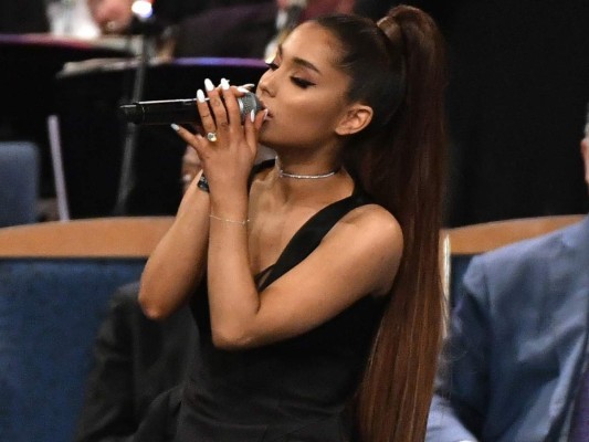 El vestido corto de Ariana Grande que se robó las miradas en el funeral de Aretha Franklin