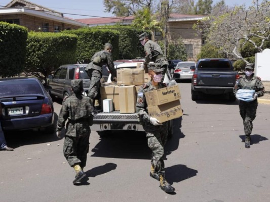 Entregan equipo de bioseguridad a personal médico del Hospital del Tórax