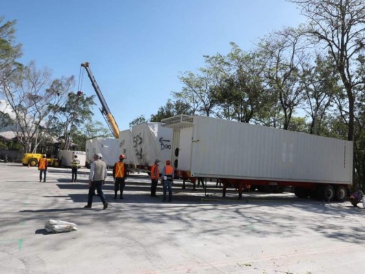 FOTOS: Así se ejecuta el ensamblaje del hospital móvil en San Pedro Sula