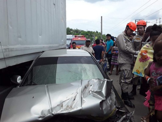 Joven resulta herida en accidente entre rastras y turismo en Choloma