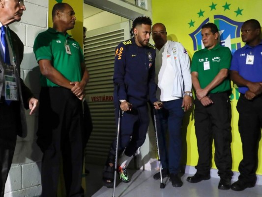 El París Saint-Germain anuncia que Neymar estará cuatro semanas de baja&nbsp;&nbsp;