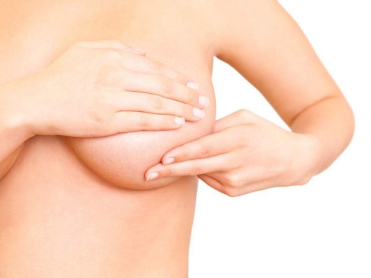Conoce los primeros síntomas del cáncer de mama