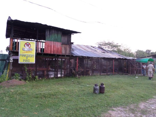 Incendio destruye negocio en Talanga