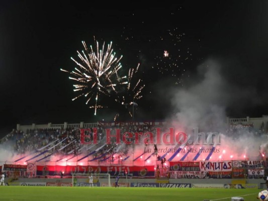 El show de la Ultra Fiel, la euforia de Eddie y el enojo de Nazar: Lo que no se vio del Olimpia vs. Victoria  