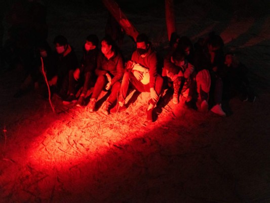 EEUU investiga posible tráfico de personas tras encontrar a 90 individuos en una casa