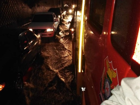 Las imágenes del caos que provocaron las lluvias en la capital de Honduras