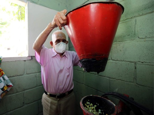 Don Obdulio aviva la tradición del molino