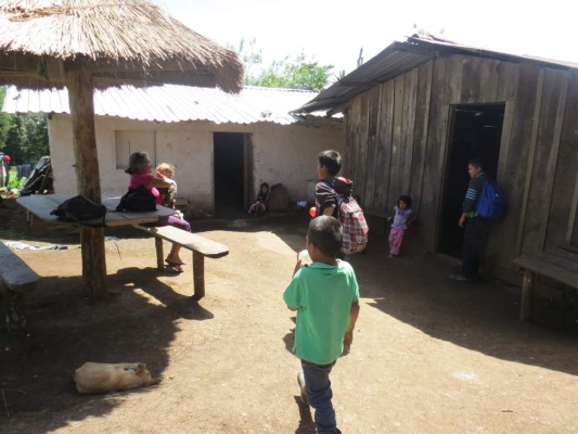 Con 100 lempiras al día viven habitantes de la frontera hondureña