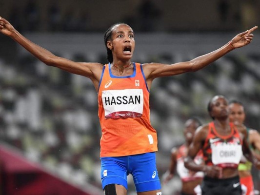Sifan Hassan sufre caída, se levanta, remonta y acaba ganando en los 1,500 metros