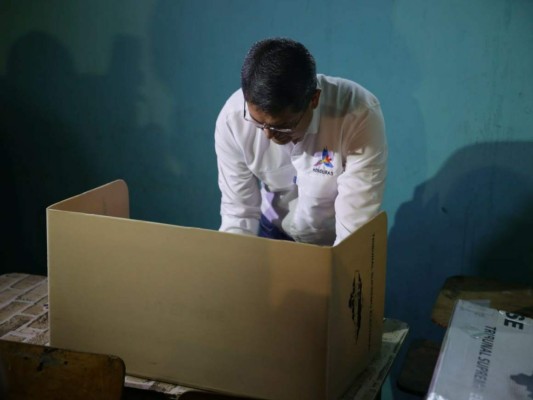 El presidente Juan Orlando Hernández ejerció el sufragio en Gracias, Lempira