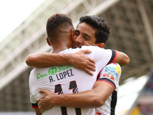 Roger Rojas se recupera en triunfo de Alajuelense ante Santos y llega a tino para el clásico ante Saprissa