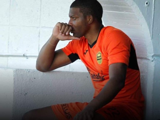 Lesión muscular dejó a Buba López afuera del duelo Real España vs Motagua