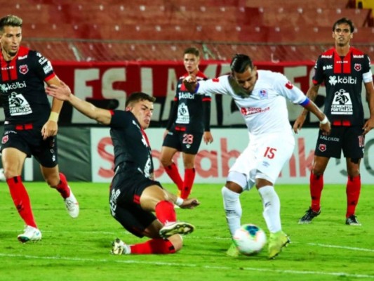 Alajuelense sentenció al Olimpia en tanda de penales