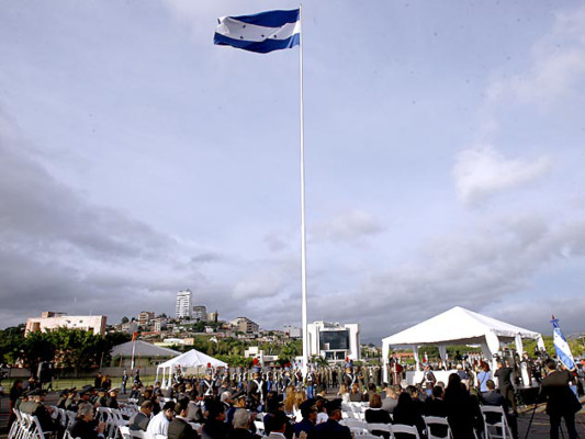 Honduras: Tibio fervor en Día de la Bandera
