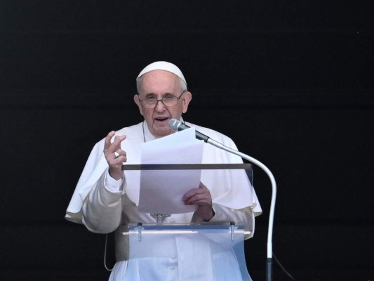 Papa Francisco dice que reza a Dios por una Cuba con justicia