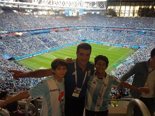 Las fotos de Diego Vazquez, entrenador de Motagua, apoyando a Argentina desde el Mundial Rusia 2018