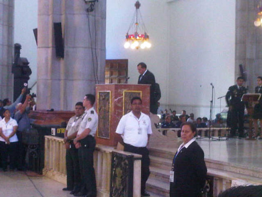 Virgen de Suyapa recibe tributo de las Fuerzas Armadas de Honduras