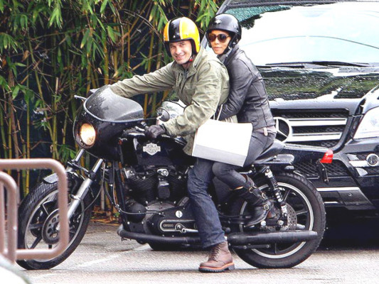 Actriz Halle Berry se casa con el actor francés Olivier Martínez