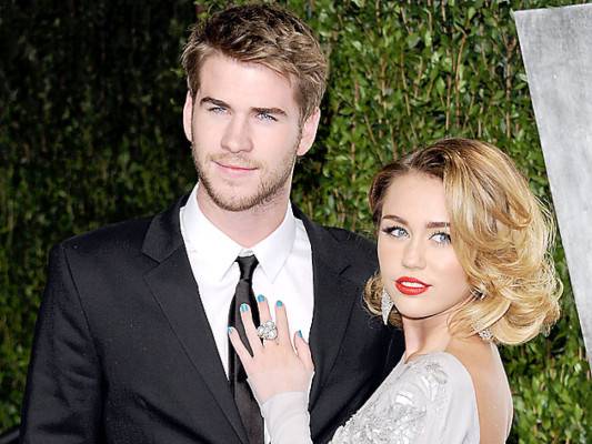 Se comprometen Miley Cyrus y Liam Hemsworth
