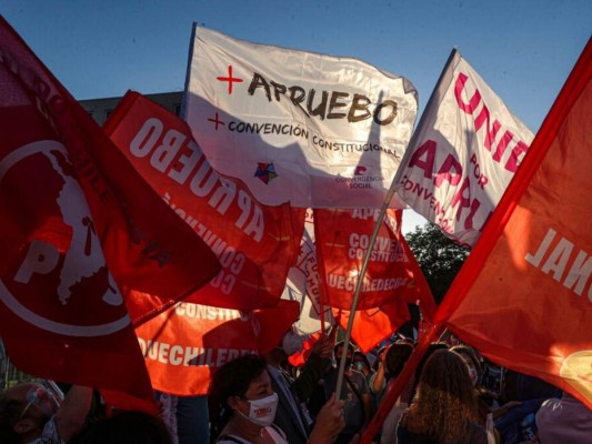 Más de 5 millones de chilenos dicen sí a nueva Constitución