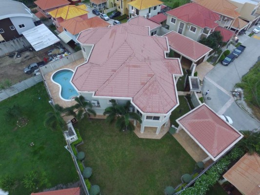 FOTOS: Los lujosos bienes asegurados a supuestos socios de los Valle Valle