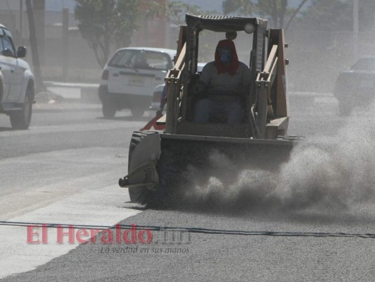 Reparan tramo vial dañado en Marcovia
