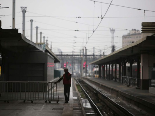 Huelga por reforma de jubilaciones para Francia por segundo día