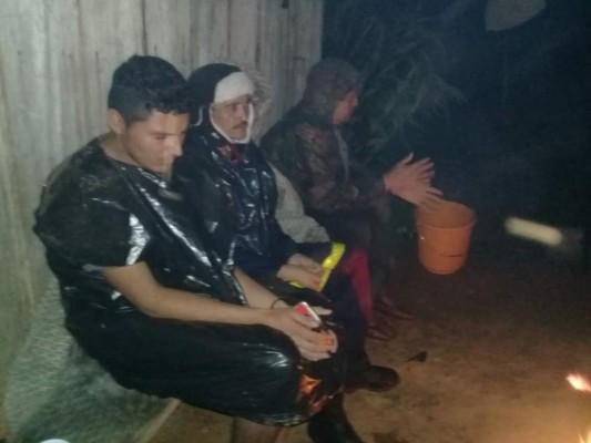 Rescatan con vida a investigadores y estudiantes que se habían extraviado en la Sierra de Agalta