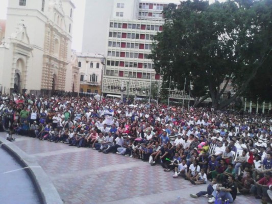 El Honduras-Ecuador paraliza Tegucigalpa