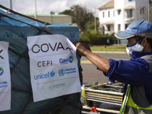 Aún no se sabe de qué farmacéuticas serán las vacunas que mandará Estados Unidos, pero será a través del mecanismo Covax. Foto: AP