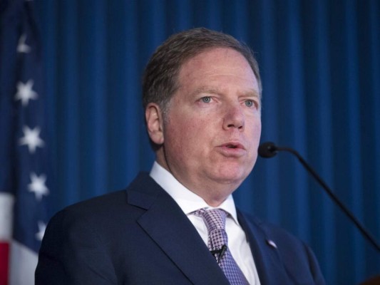 Polémica por despido de Geoffrey Berman, fiscal que investigaba aliados de Trump